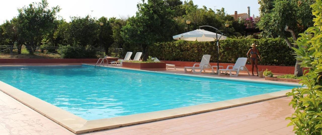 Il Casale Il Sole E La Margherita กัมโปเฟลิเช ดิ โรชเชลลา ภายนอก รูปภาพ